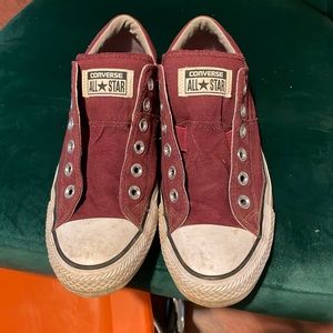 Converse size 8 Women’s maroon